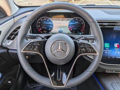 New 2026 Mercedes-Benz E 350 4MATIC Sedan image 18