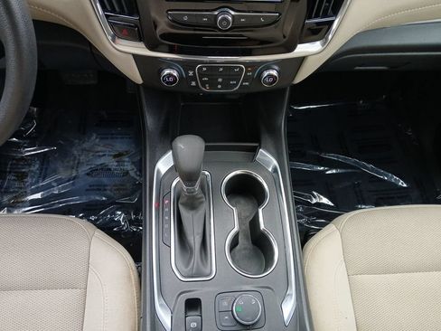 Used 2023 Chevrolet Traverse LS AWD/4WD image 15