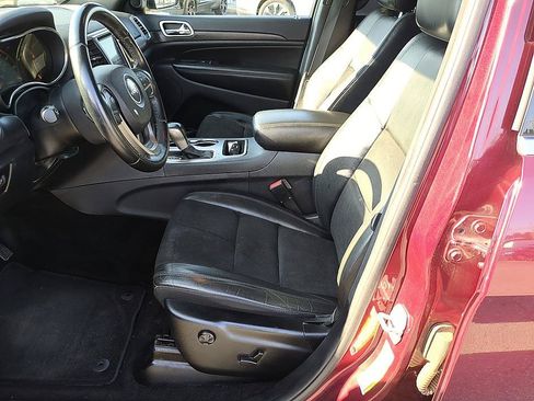Used 2018 Jeep Grand Cherokee Laredo RWD image 14