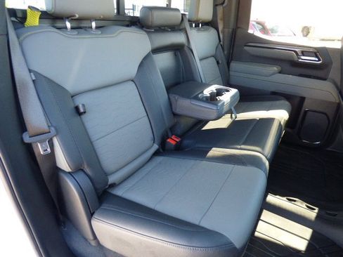 Used 2025 Chevrolet Silverado 1500 ZR2 w/ Technology Package image 6