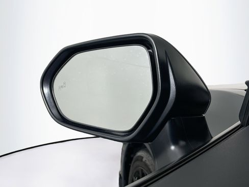 Used 2025 Toyota Camry SE w/ Convenience Package image 16