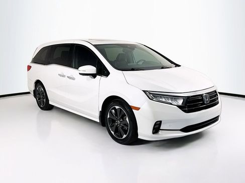Used 2024 Honda Odyssey Elite image 3