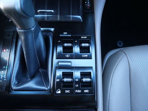 Used 2021 Lexus GX 460 Luxury w/ Sport Design Package image 32