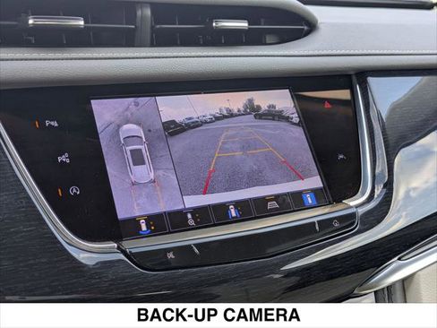 Used 2024 Cadillac XT6 Premium Luxury w/ Technology Package image 18