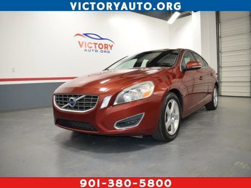Used 2012 Volvo S60 T5 FWD image 1