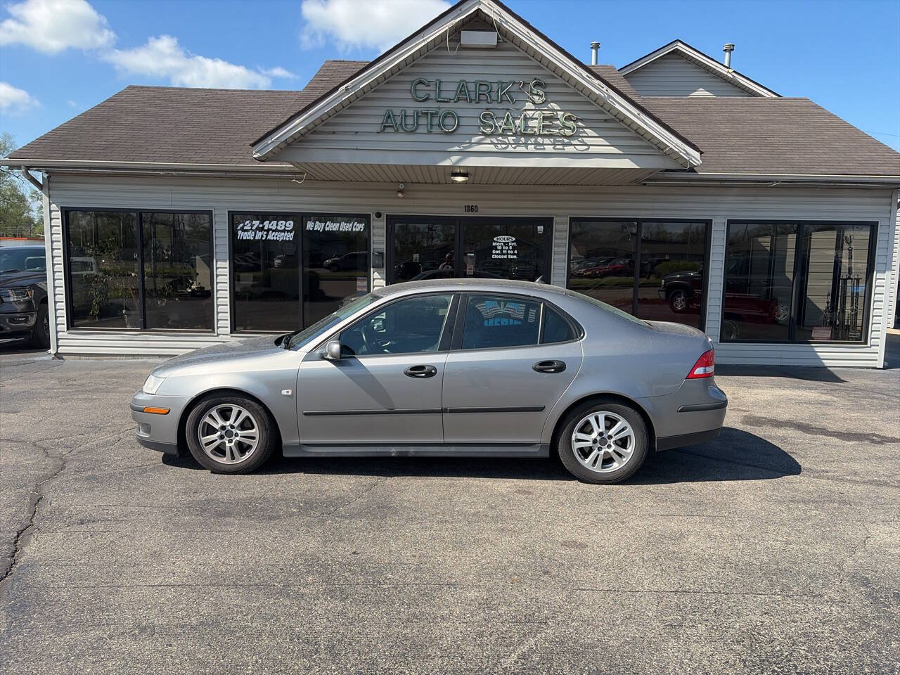 Used 2005 Saab 9-3 Linear FWD image 1