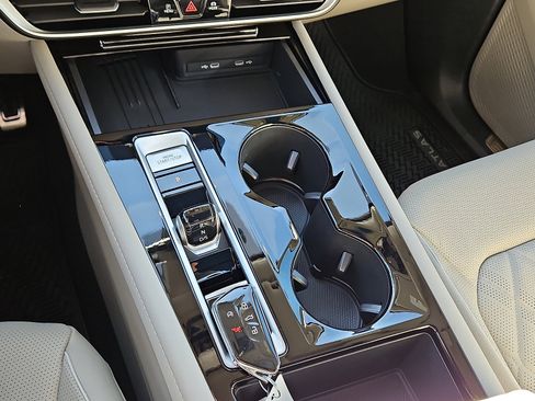 New 2026 Volkswagen Atlas SEL Premium R-Line image 18