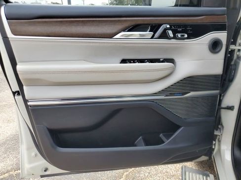 Used 2022 Jeep Grand Wagoneer Series II w/ Premium Group II AWD/4WD image 20