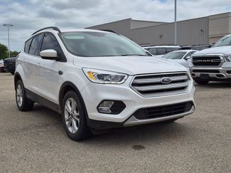 Used 2019 Ford Escape SEL FWD video 1