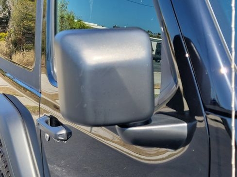 Used 2022 Jeep Wrangler Willys image 9