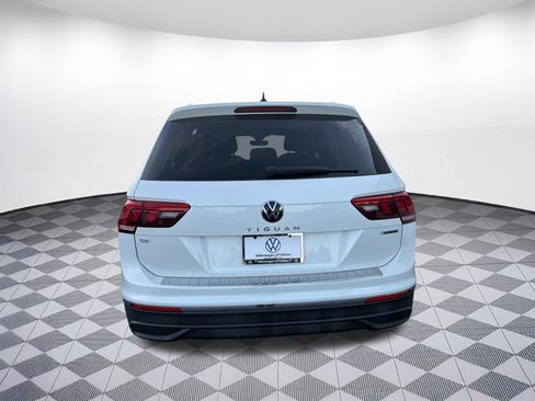 Certified 2023 Volkswagen Tiguan SE w/ Panoramic Sunroof Package AWD/4WD image 10