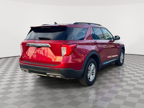 Used 2022 Ford Explorer XLT w/ Equipment Group 202A AWD/4WD image 3