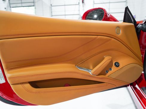 Used 2015 Ferrari California T RWD image 20