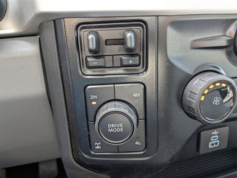 New 2025 Ford F350 XLT w/ FX4 Off-Road Package image 38