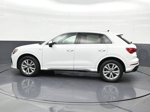 Used 2021 Audi Q3 2.0T Premium w/ Convenience Package AWD/4WD image 2