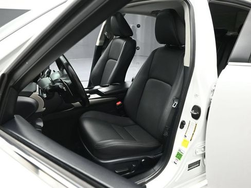 Used 2020 Lexus IS 300 w/ Accessory Package 2 RWD image 9