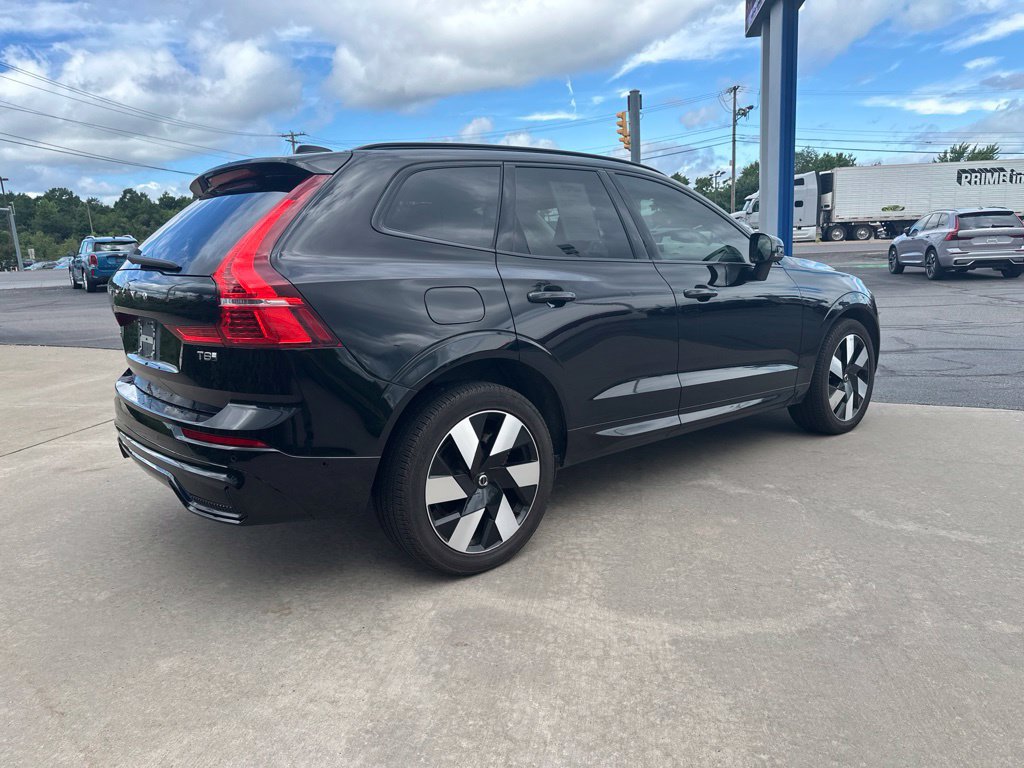 Certified 2025 Volvo XC60 T8 Plus w/ Protection Package Premier AWD/4WD image 5