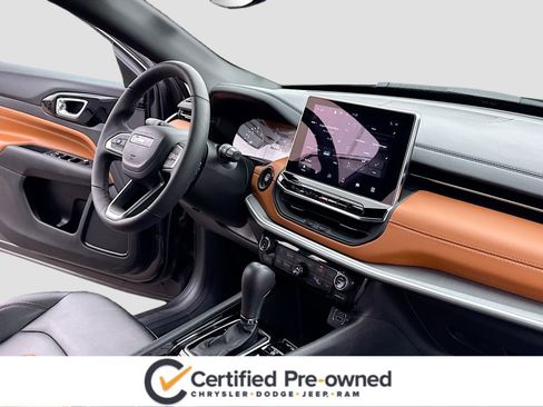 Used 2024 Jeep Compass Limited image 5