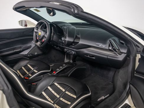 Used 2017 Ferrari 488 Spider RWD image 31
