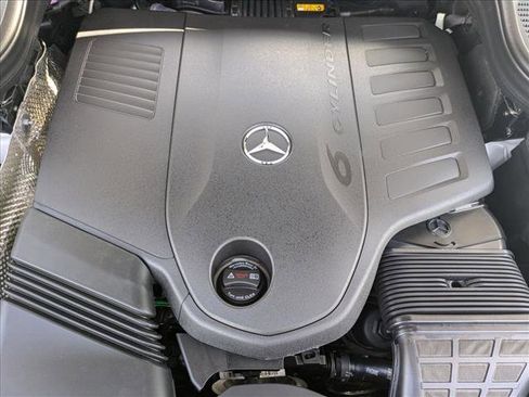 Used 2025 Mercedes-Benz GLE 450 4MATIC image 16