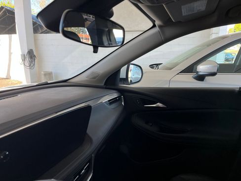 Used 2025 Buick Encore GX Preferred image 35