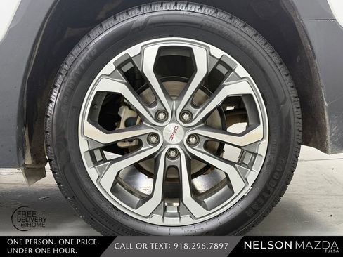 Used 2020 GMC Terrain SLT w/ Preferred Package FWD image 13