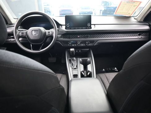 Used 2025 Honda Accord LX image 38