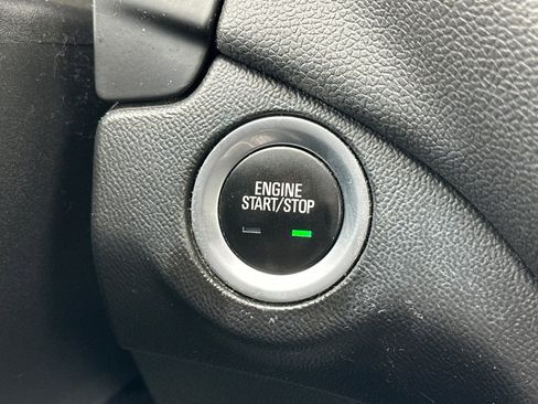 Used 2019 Chevrolet Equinox LT FWD image 24