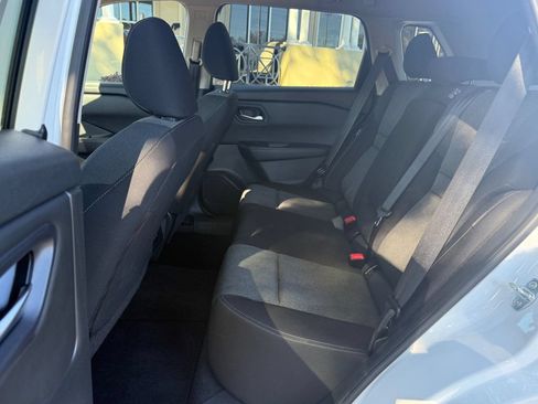 Used 2024 Nissan Rogue SV AWD/4WD image 12