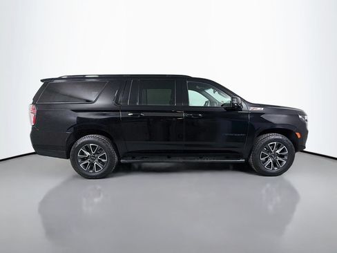 Used 2023 Chevrolet Suburban Z71 w/ Luxury Package AWD/4WD image 5