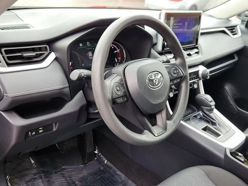 Used 2025 Toyota RAV4 XLE FWD image 11