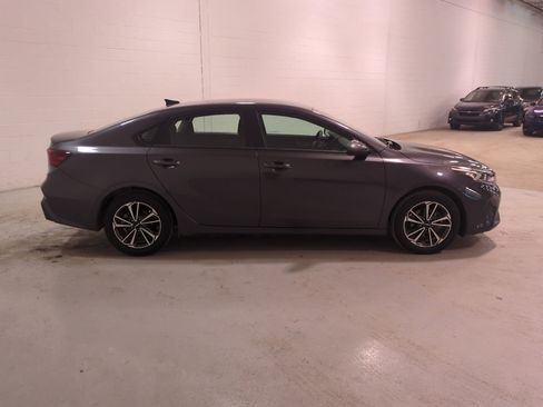 Used 2023 Kia Forte LXS image 3