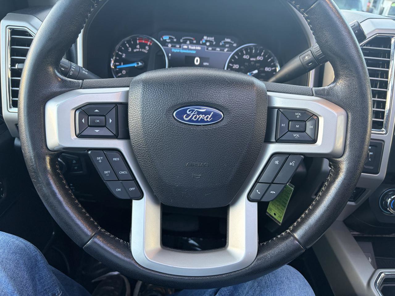 Used 2017 Ford F350 Lariat w/ Lariat Value Package AWD/4WD image 26