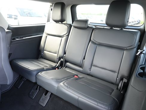 New 2027 Ford Expedition Max Active RWD image 36