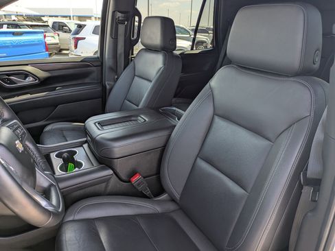 Used 2024 Chevrolet Tahoe LT w/ Luxury Package image 11