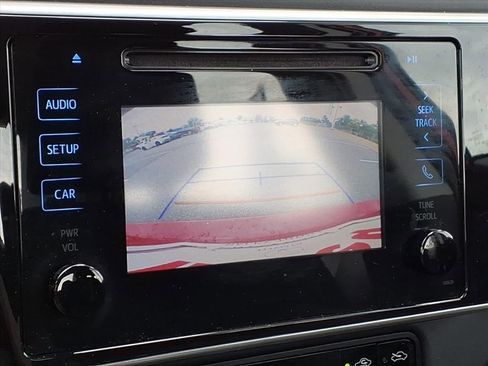 Used 2018 Toyota Corolla LE FWD image 25