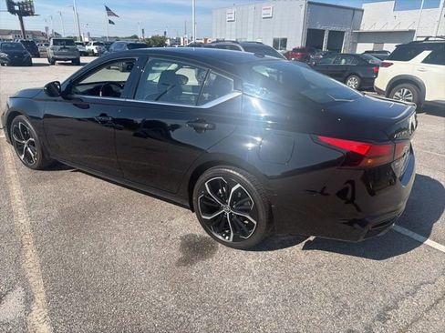 Used 2025 Nissan Altima 2.5 SR FWD image 18