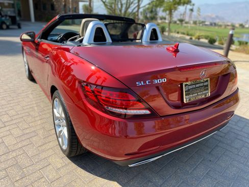 Used 2018 Mercedes-Benz SLC 300 image 27