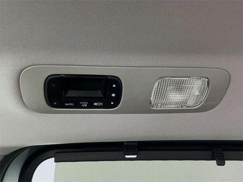 Used 2018 Honda Odyssey Elite image 32