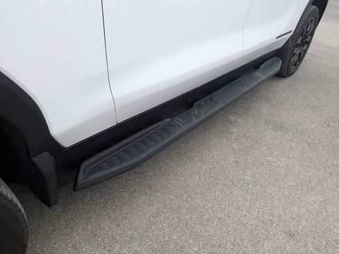 New 2026 GMC Sierra EV Elevation w/ LPO, Elevation Dark Package image 28