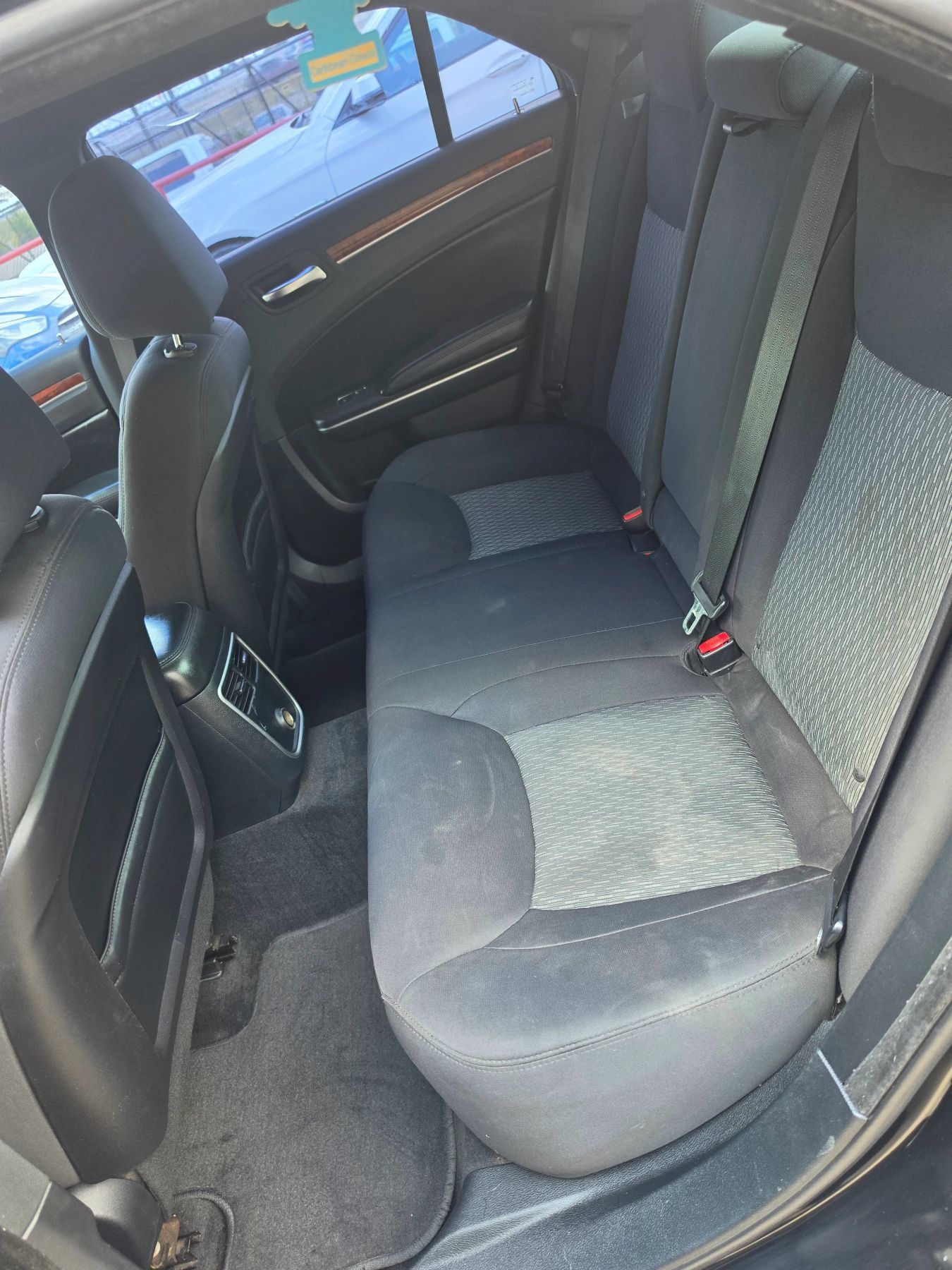 Used 2012 Chrysler 300 RWD image 9