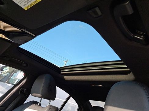 Used 2019 BMW 330i xDrive Sedan w/ Convenience Package image 15