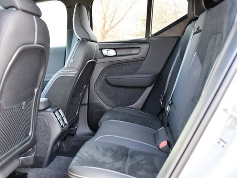 Certified 2025 Volvo XC40 B5 Plus image 15