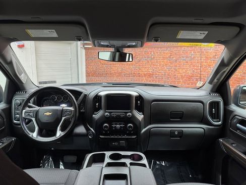Used 2022 Chevrolet Silverado 1500 LT image 13