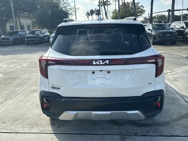 Certified 2025 Kia Seltos EX w/ EX Sunroof Package AWD/4WD image 7