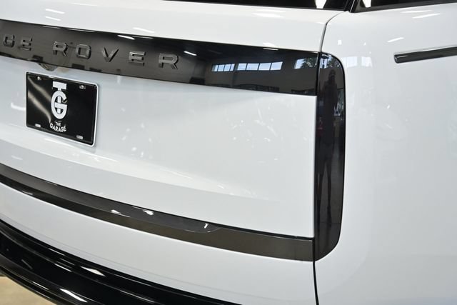 Used 2026 Land Rover Range Rover Long Wheelbase SE AWD/4WD image 10