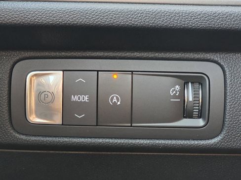 New 2025 Chevrolet Traverse LT w/ Driver Confidence Package image 34