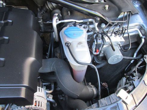 Used 2016 Audi Q5 2.0T Premium Plus w/ Technology Package image 38