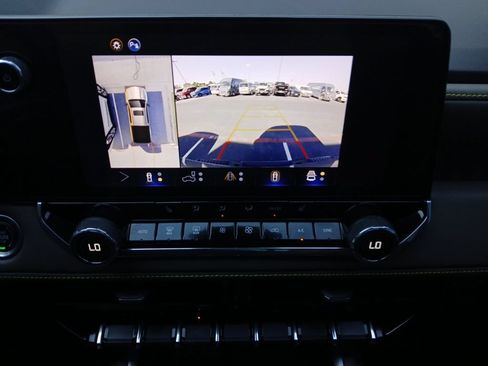 Used 2024 Chevrolet Colorado ZR2 AWD/4WD image 9
