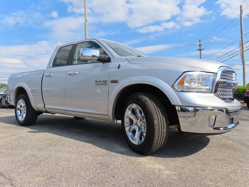 Used 2018 RAM 1500 Laramie RWD image 2